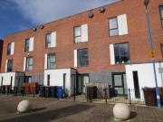 3 Bedroom House Salford Salford 95357036