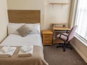 3 bedroom house share to rent