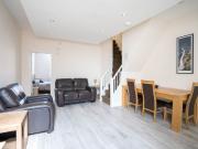 3 bedroom house share to rent