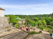 3 Bedroom House Stroud Gloucestershire 93031409
