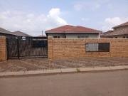 3 Bedroom House To Let in Protea Glen