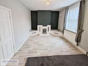 3 bedroom House To Let Total Size: 915 SQ FT