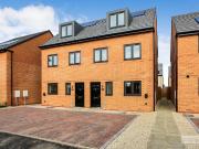 3 bedroom semi detached house to rent