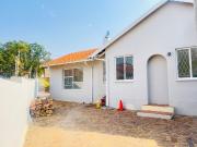 3 Bedroom House To Rent in Country View