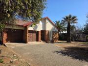 3 Bedroom house rented in Fichardt Park, Bloemfontein