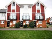 3 bedroom house to rent in Rose Walk, Sittingbourne...
