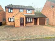 3 Bedroom House Two Mile Ash Buckinghamshire 97087202