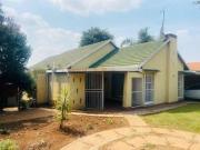 3 bedroom house with 2 bedroom cotta.