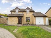3 Bedroom House Yeovil Somerset 89366512