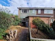 3 Bedroom House Yeovil Somerset 97490162