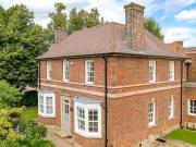 3 Bedroom Link Detached House For Rent In North Park...