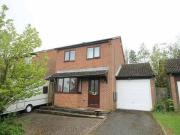 3 bedroom link detached house for rent in Vyne Crescent...