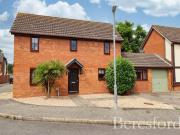 3 bedroom link detached house for sale