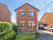 3 bedroom link detached house for sale
