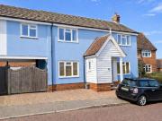 3 bedroom link detached house for sale