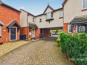 3 bedroom link detached house for sale