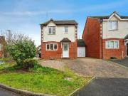 3 bedroom link detached house for sale