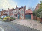 3 bedroom link detached house for sale