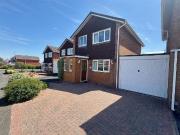 3 bedroom link detached house for sale