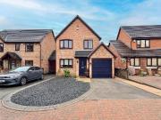 3 bedroom link detached house for sale