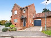 3 bedroom link detached house for sale