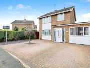 3 bedroom link detached house for sale