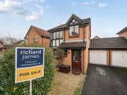 3 bedroom link detached house for sale in Bindon Close,...