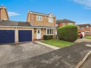 3 bedroom link detached house for sale in Foxglove Way,...