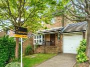 3 Bedroom Link Detached House For Sale In Kingston Upon...