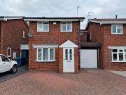 3 bedroom link detached house to rent