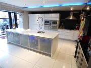 4 bedroom link detached house to rent