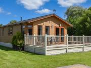 2 bedroom lodge for sale