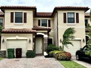 3 bedroom luxury Townhouse for rent in Hialeah, Florida
