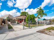 3 bedroom luxury Villa for sale in Hialeah, Florida