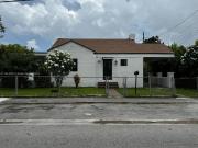3 bedroom luxury Villa for sale in Miami Heights Trailer...