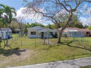 3 bedroom luxury Villa for sale in North Miami Beach,...