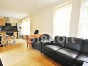 3 Bedroom Maisonette For Rent In London
