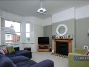3 Bedroom Maisonette For Rent In London