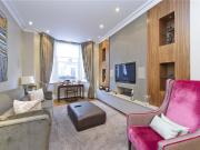 3 bedroom maisonette for rent in Redesdale Street,...