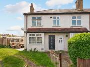 3 bedroom maisonette for sale