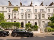 3 bedroom maisonette for sale