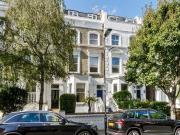 3 bedroom maisonette for sale