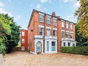 3 bedroom maisonette for sale