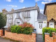 3 bedroom maisonette for sale