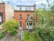 3 bedroom maisonette for sale