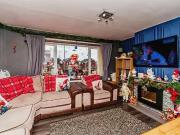 3 Bedroom Maisonette For Sale In Bank Street, Bradley,...