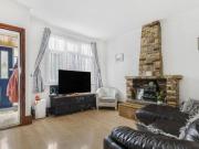 3 Bedroom Maisonette For Sale In Croydon