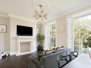 3 Bedroom Maisonette For Sale In London