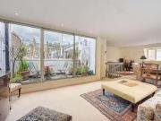 3 bedroom mews house for sale in London, W8