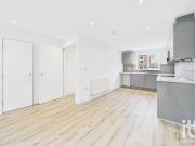 3 bedroom mews to rent